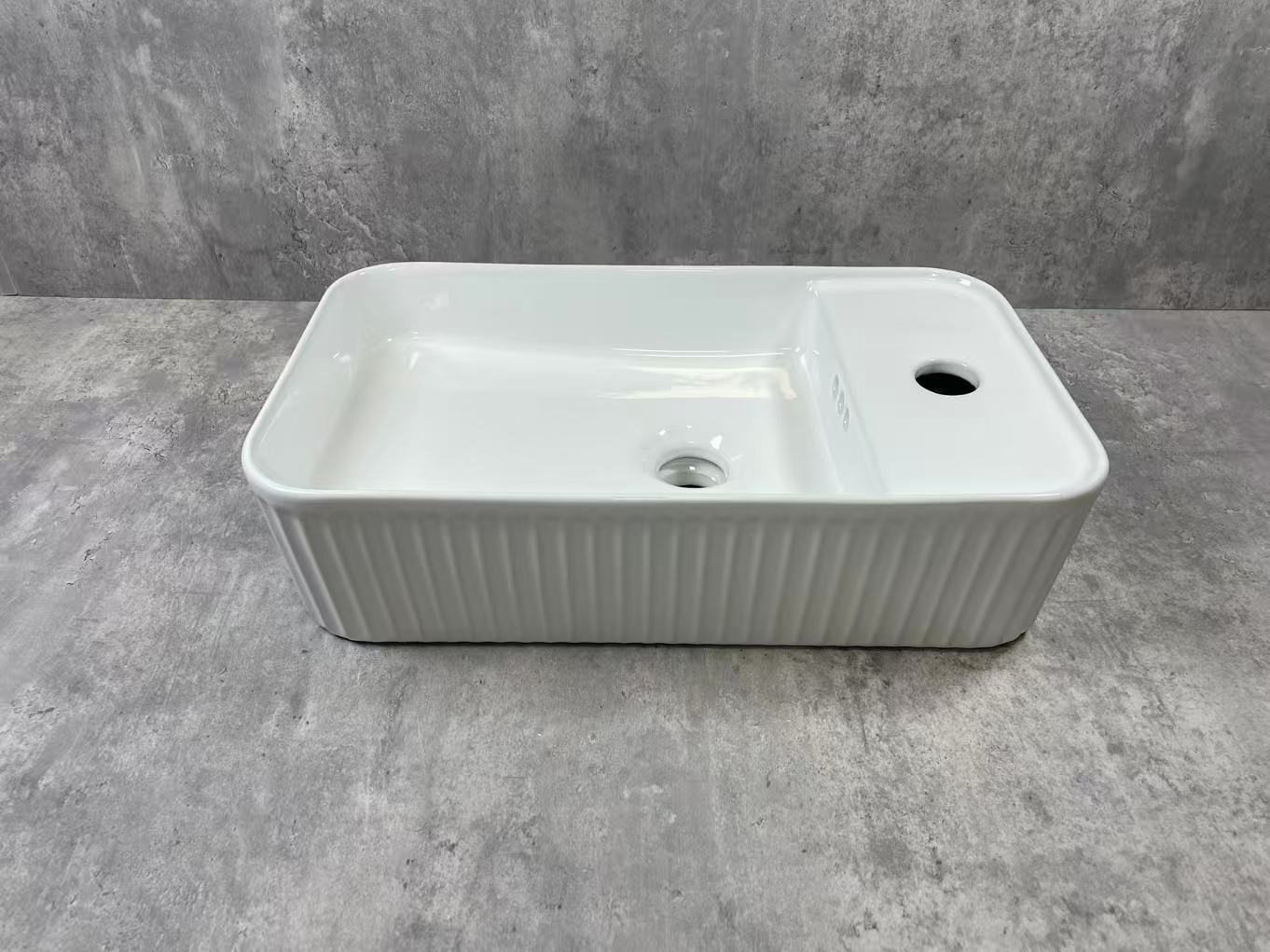 Basin White 037L