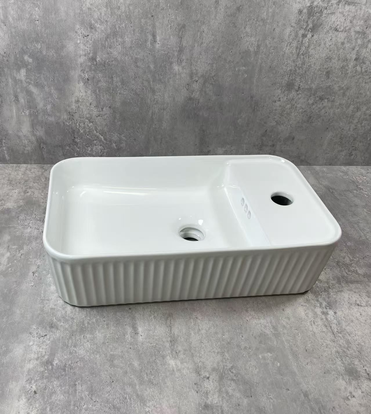 Basin White 037L