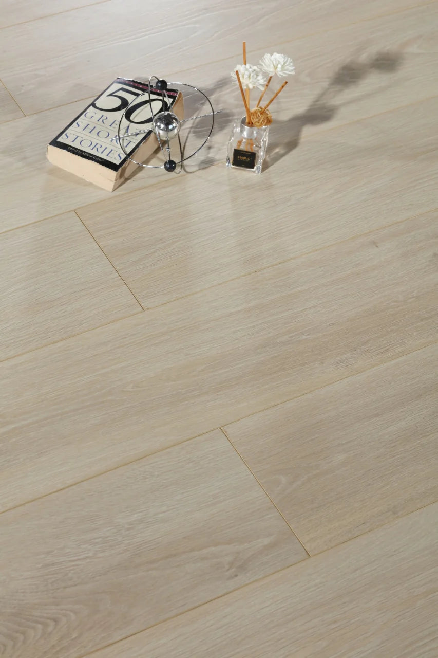 L156 12mm Light Natural Oak Premium Laminate flooring
