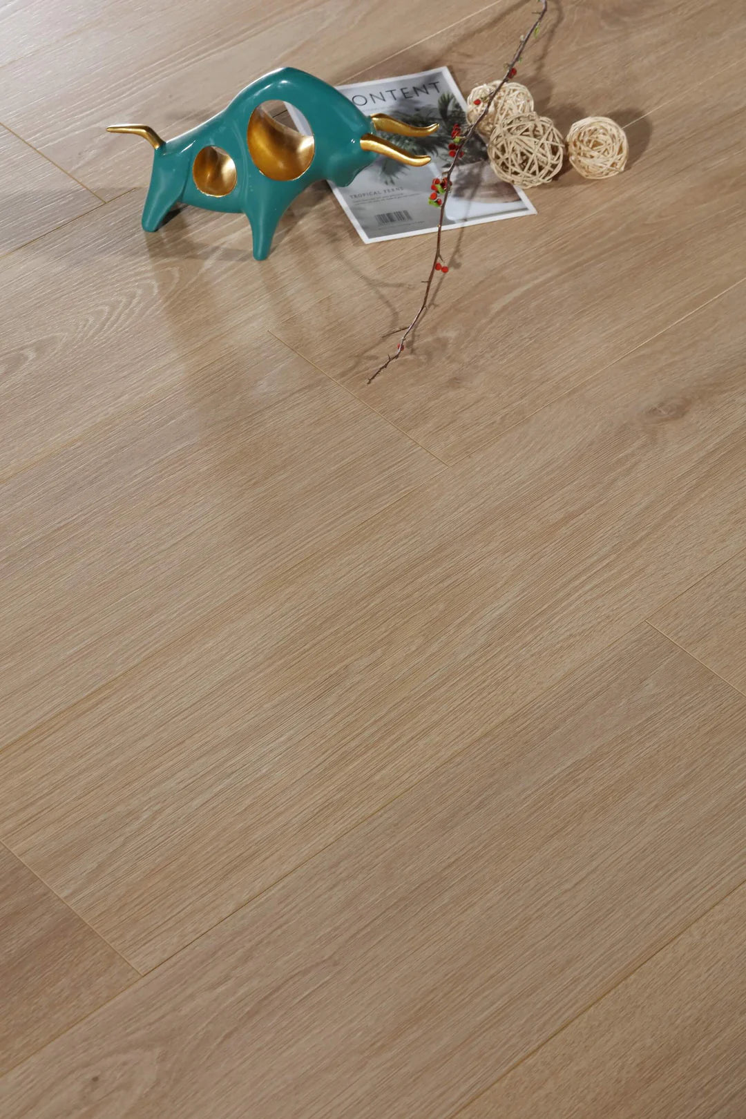 L155 12mm Natural Oak Premium Laminate flooring