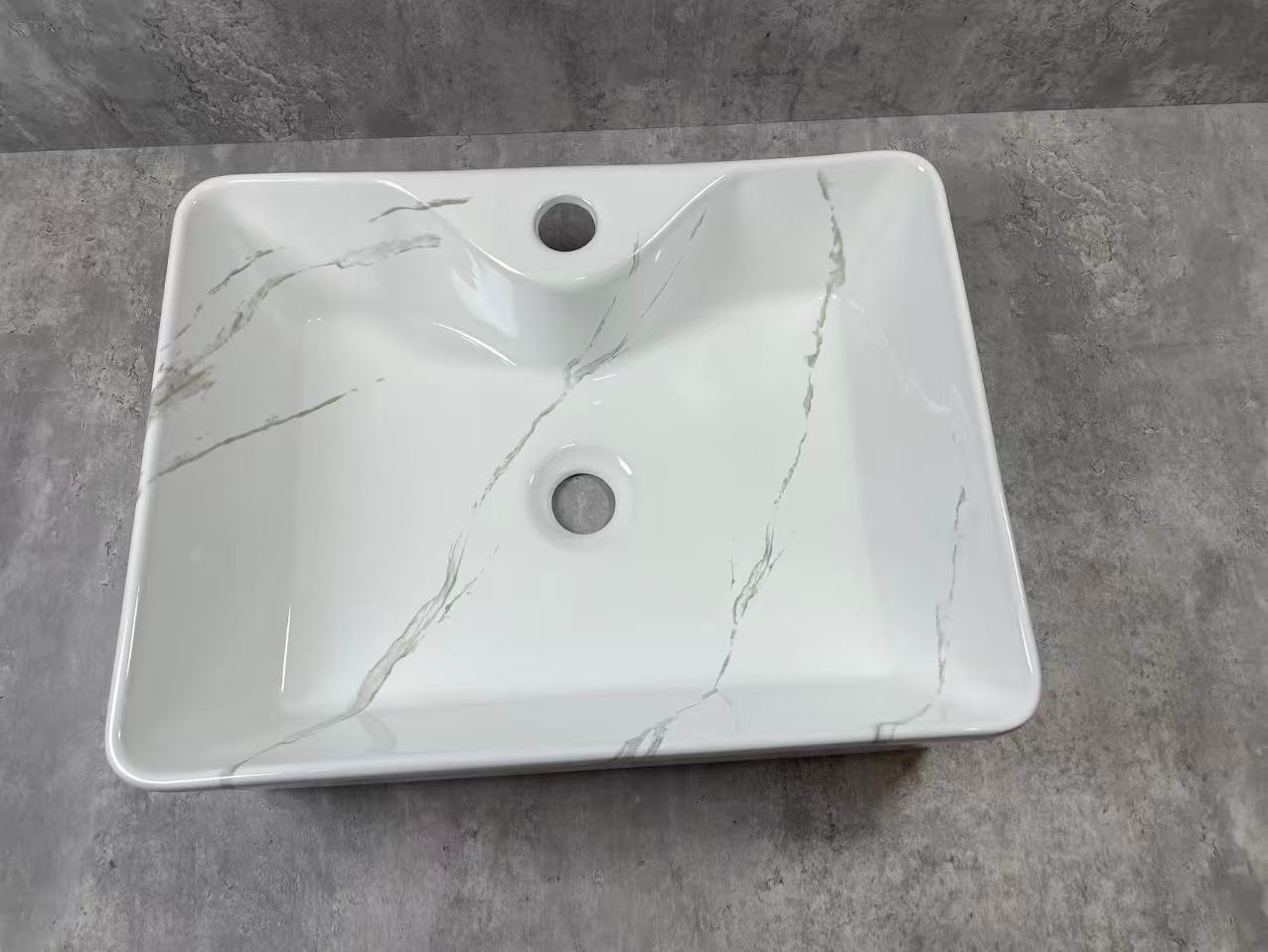 Basin White with grey Wines 831-GWM-21